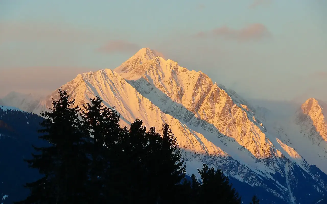 Collalto e Collaspro in un pomeriggio d'inverno, visti da sud-ovest
