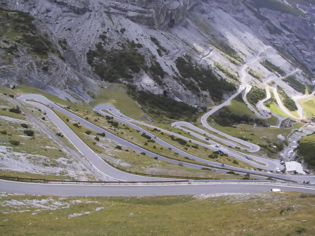I tornanti del versante altoatesino del Passo dello Stelvio