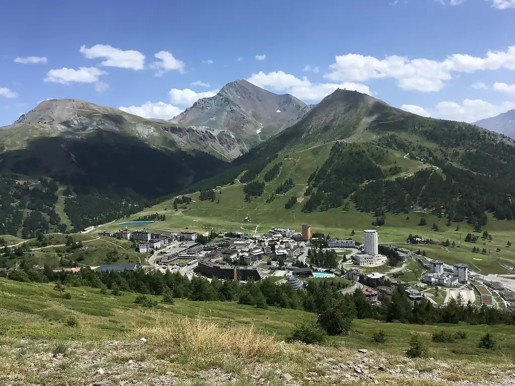 Panorama di Sestriere, in Piemonte